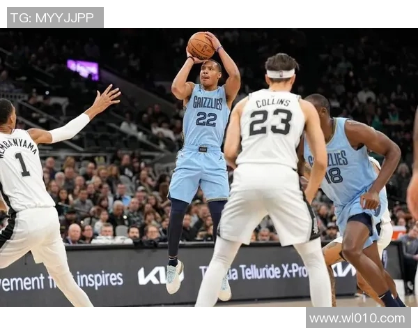 2013年NBA常规赛马刺与灰熊的激烈对决回顾与精彩瞬间分析